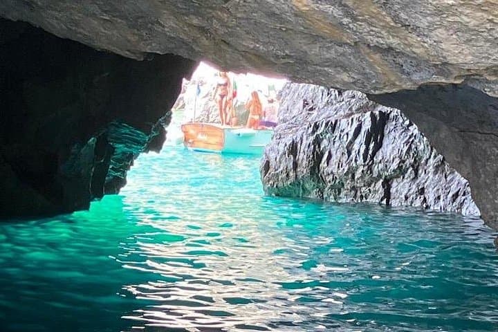 4 Hours Private Boat Tour to Capri from Sorrento
