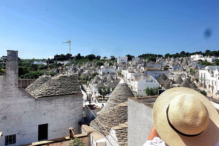 Toast : Alberobello, Locorot., Ostuni, guided tour, 2 Testings