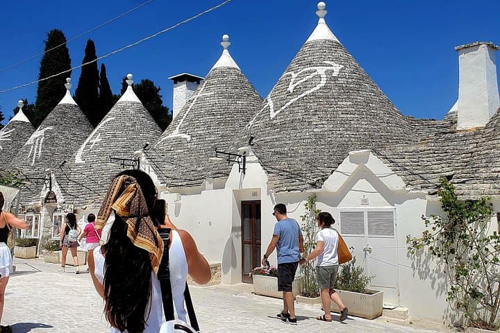 Toast : Alberobello, Locorot., Ostuni, guided tour, 2 Testings