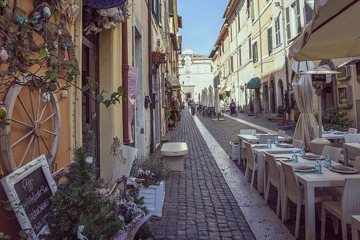 Private Tour Castel Gandolfo, Frascati with Wine Tasting