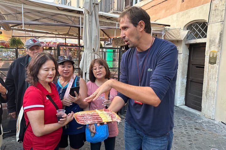 Rome Food Tour: Trastevere Hidden Gems with Dinner & Wine