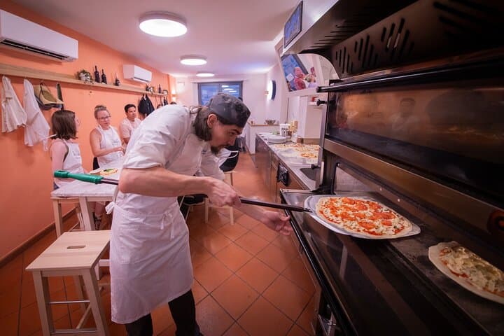 Florence Pizza Making Class with Unlimited Gelato & Wine