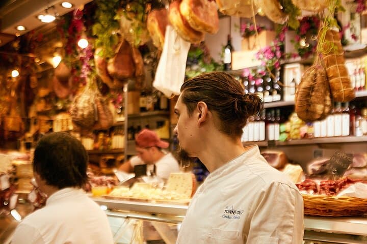Florence Cooking Class: Lasagna, Tiramisu & Market or Pasta Class