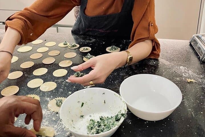 Milan - Discover the Italian flavors: Fresh Pasta and Tiramisu