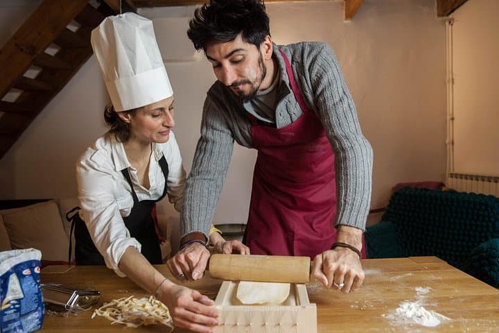3 Hour Cooking Class: Homemade Pasta and Tiramisu in Venice