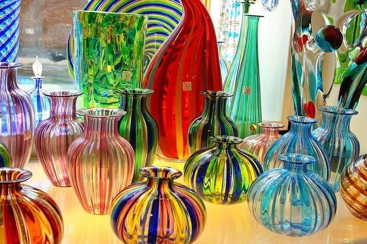 These beautiful Murano glass glasses are made with care and tradition, each one unique