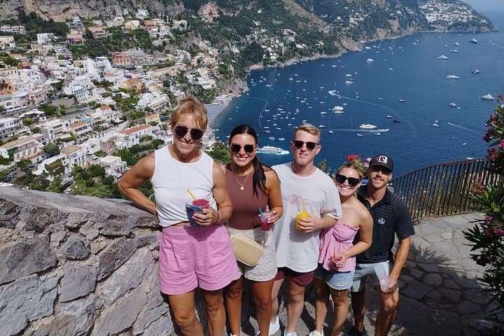 The Ultimate Escape:
The Amalfi Coast invites you to escape the ordinary and immerse yourself in a world of sensory delights.