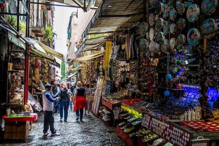 Naples Underground & Highlights Tour – Small Group Experience