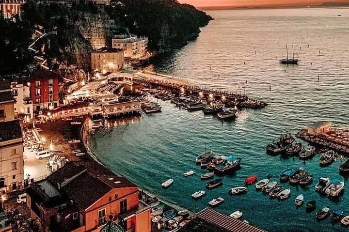 Private Transfer from Naples Train Station to Sorrento