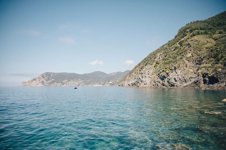 Cinque Terre Riomaggiore Private Tour with Minivan