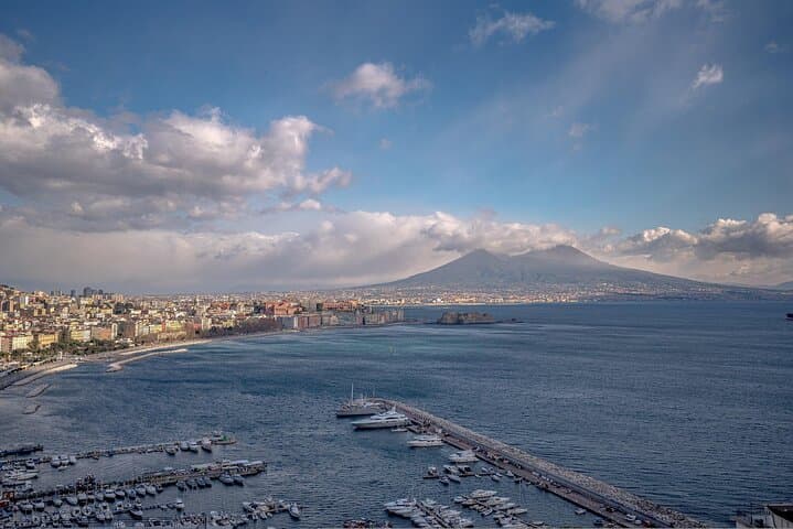 Bari to Naples Private Transfer with English-Speaking Driver