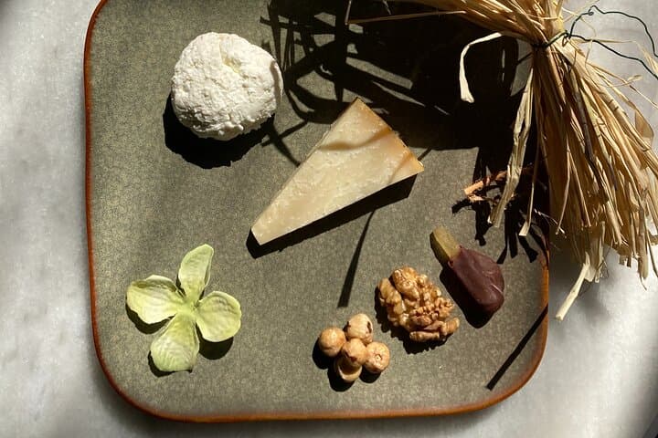 Historic Vermouth Tasting & Aperitivo Experience in Turin