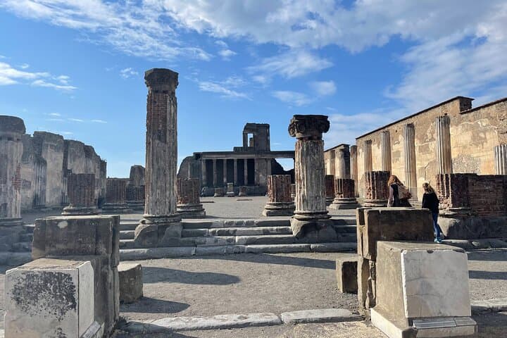 From Positano: Pompeii Guided Tour with Skip the Line