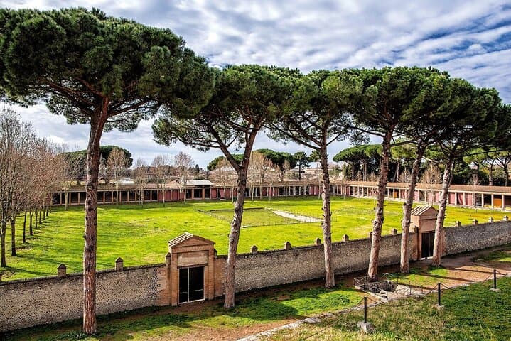 Visit the Pompeii ruins from Salerno with Pizza Lunch