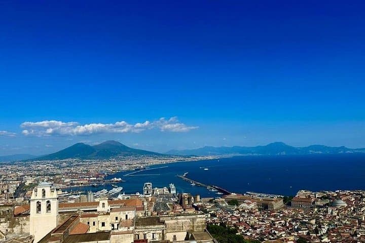 Napoli 3h Walking Shared Tour of Naples with local Tour Guide