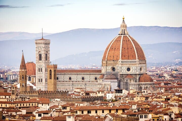 Family Tour of Florence’s Old Town and da Vinci Museum