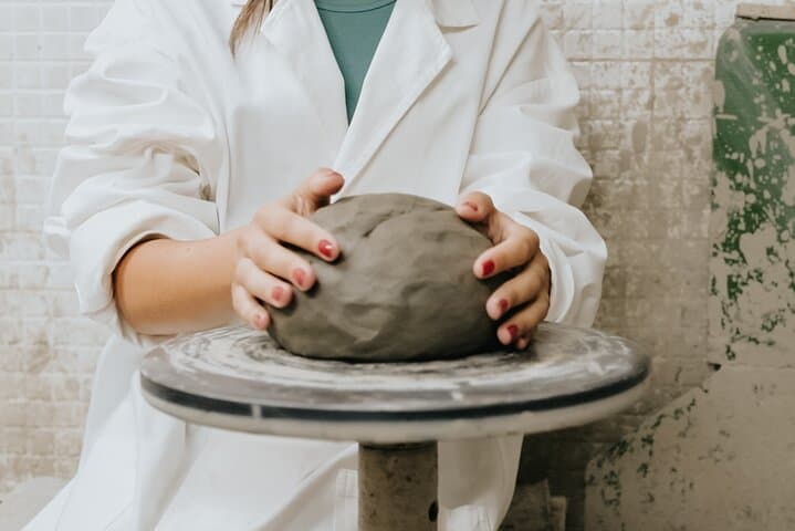 Private course of Apulian Ceramics in Masseria