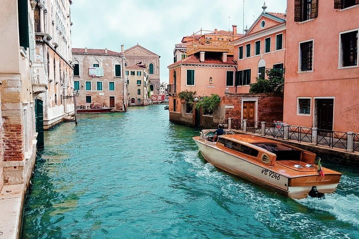 Venice Private Walking and Food Tour in the Market