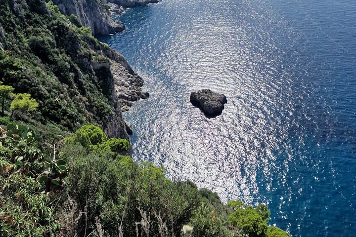 Capri Private Boat Tour (2 hours) with Blue Grotto