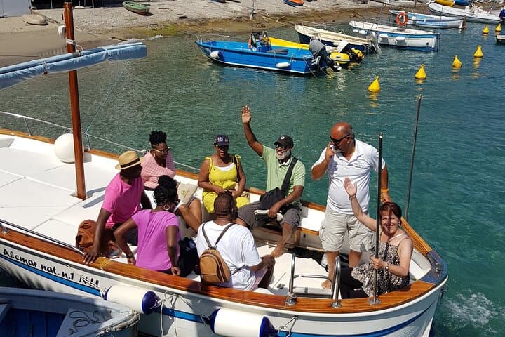 Capri Private Boat Tour (3 Hours) with Blue Grotto