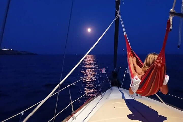 Sailing boat tour with lunch and swimming stops
