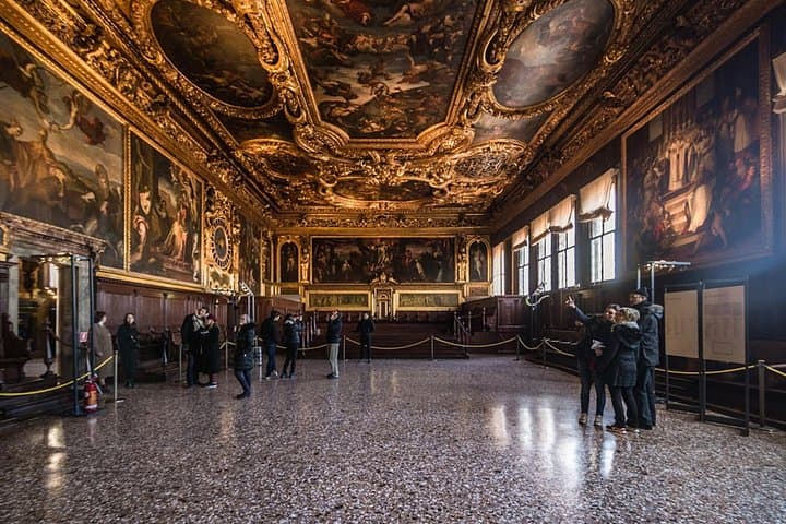 Venice's Best Seller: Basilica & Doge, Gondola + Casanova Lunch