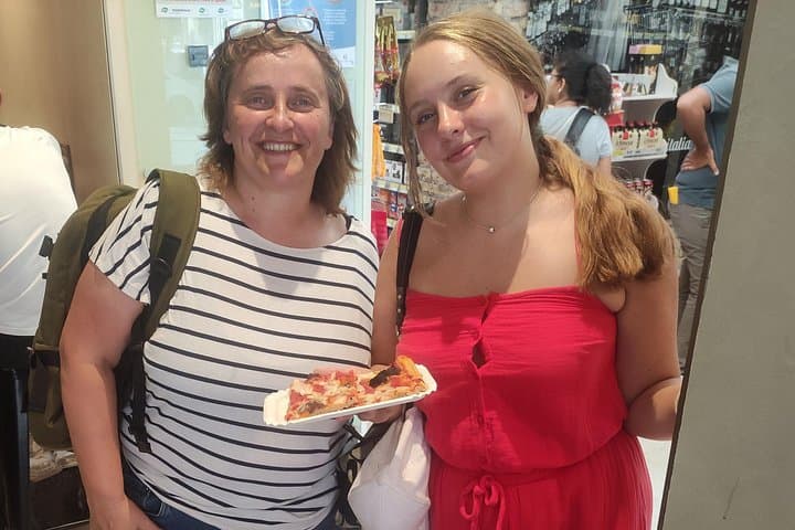Vatican Street Food Tour and Wine Experience with Local Guide