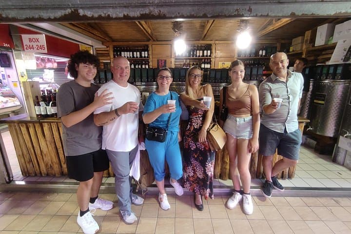 Vatican Street Food Tour and Wine Experience with Local Guide