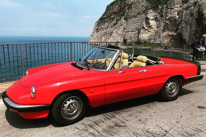 3 Hour Sunset Tour in Vintage Cars in Sorrento