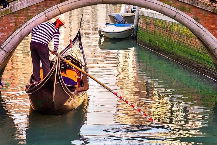 Tour Enchanting Venice Majestic City Walk and Gondola Ride