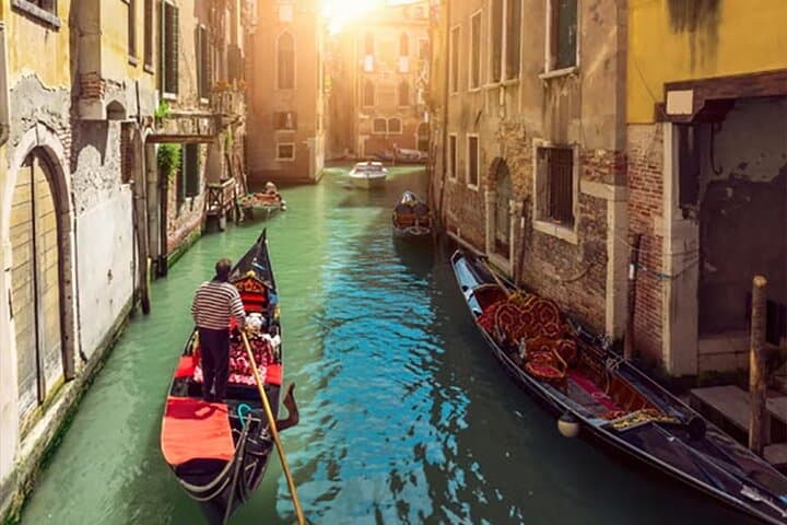 Tour Enchanting Venice Majestic City Walk and Gondola Ride