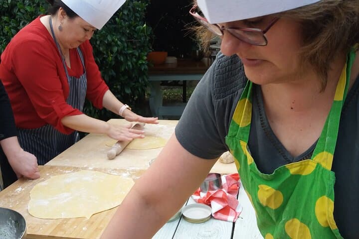 Florence Cooking Class with Wine Pairing in Mirella's Garden Home