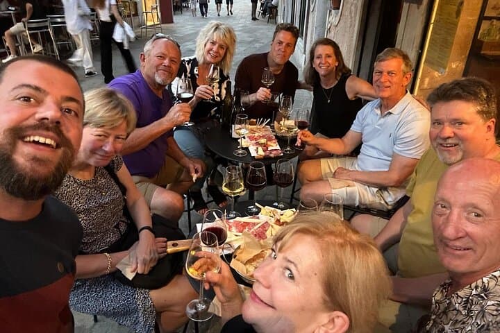 A Venetian Evening: Wine Tasting and Cicchetti with a Local Guide
