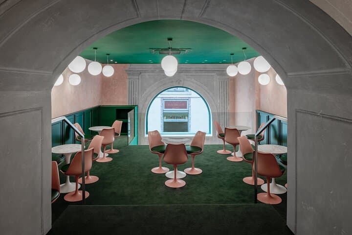 Enjoy planned breaks at curated delicious eateries...