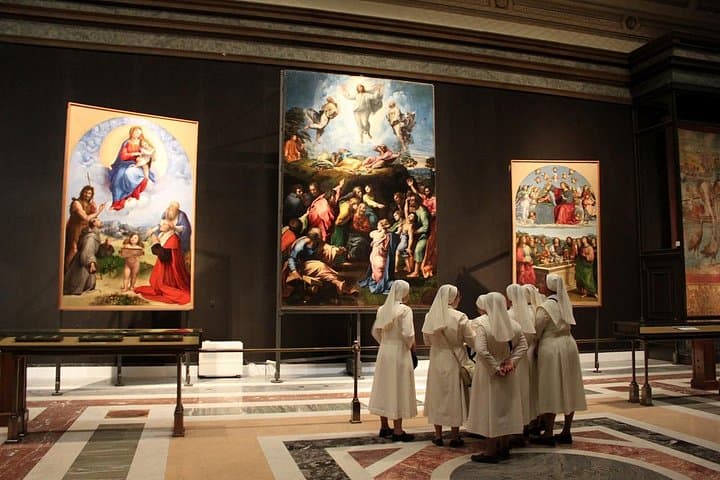 Guided Tour to Vatican and Sistine Chapel with Ticket