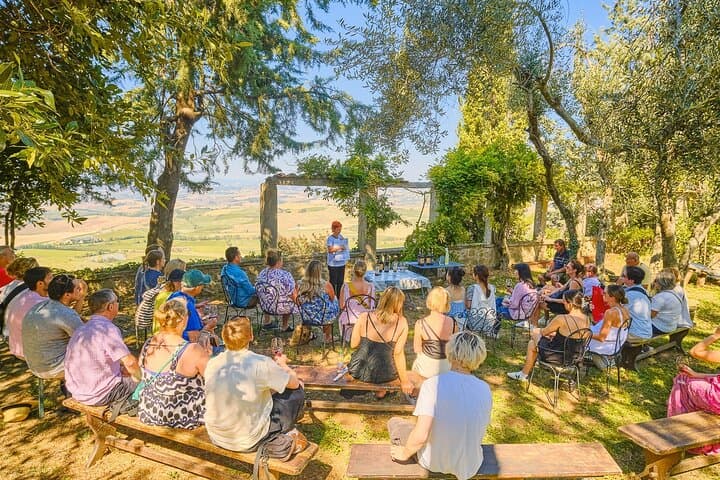 Full Day Tour to Val d'Orcia and Gladiator's Fields with Wines