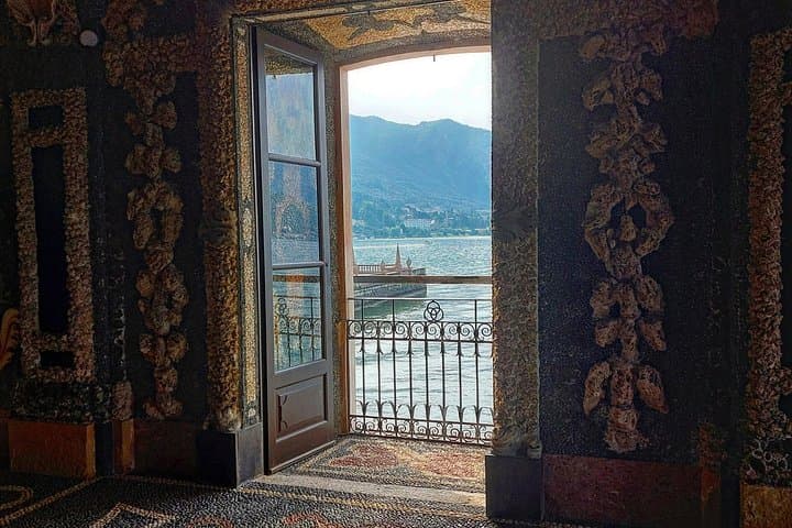 A special late afternoon tour of Borromean islands Isola Bella