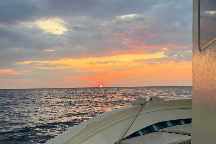 Sorrento Coast Sunset Boat Tour: Small Group, Swimming & Dinner