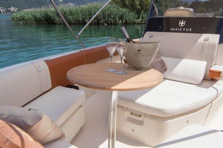 Dreamer tour(1 H) luxury boat aperitif onboard