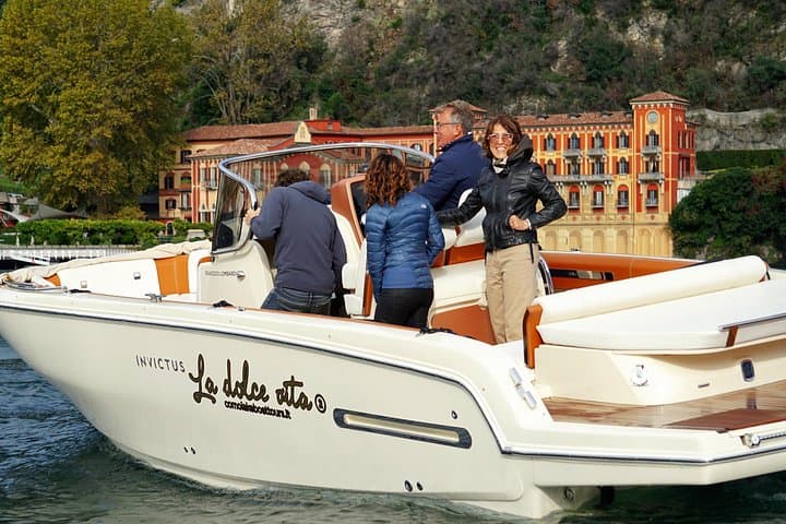 Dreamer tour(1 H) luxury boat aperitif onboard