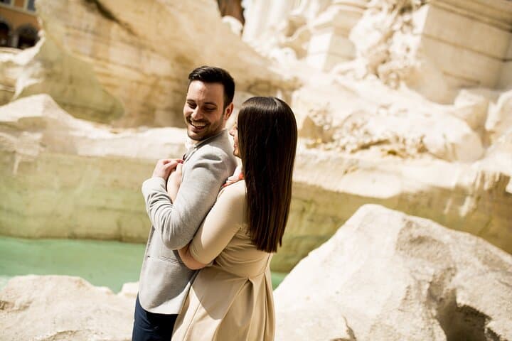 Private Classic Rome Photoshoot in Trevi Fountain & Pantheon