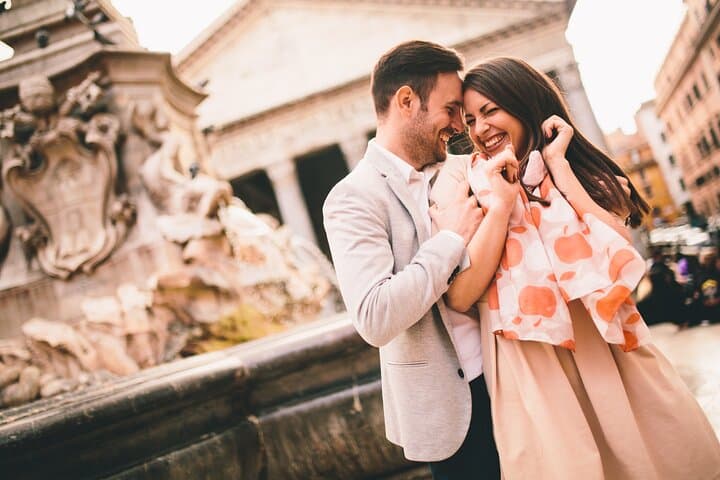 Private Classic Rome Photoshoot in Trevi Fountain & Pantheon