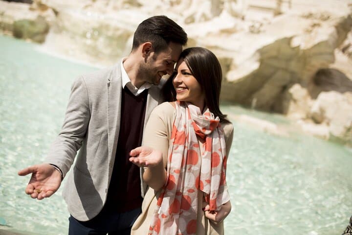 Private Classic Rome Photoshoot in Trevi Fountain & Pantheon