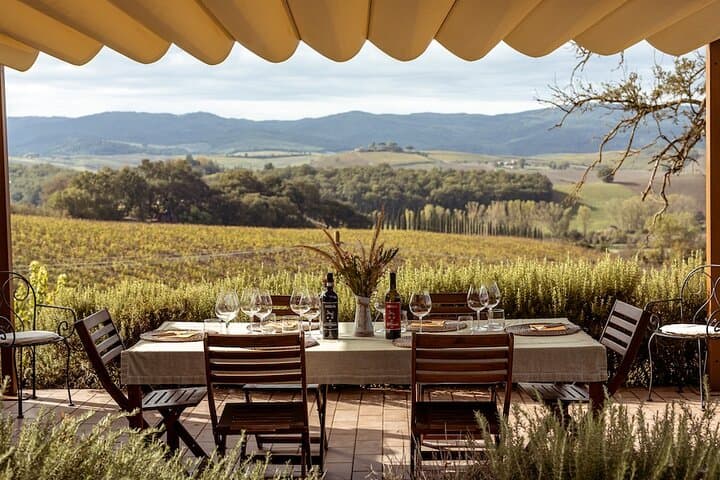 PRIVATE COOKING CLASS IN A BRUNELLO WINERY