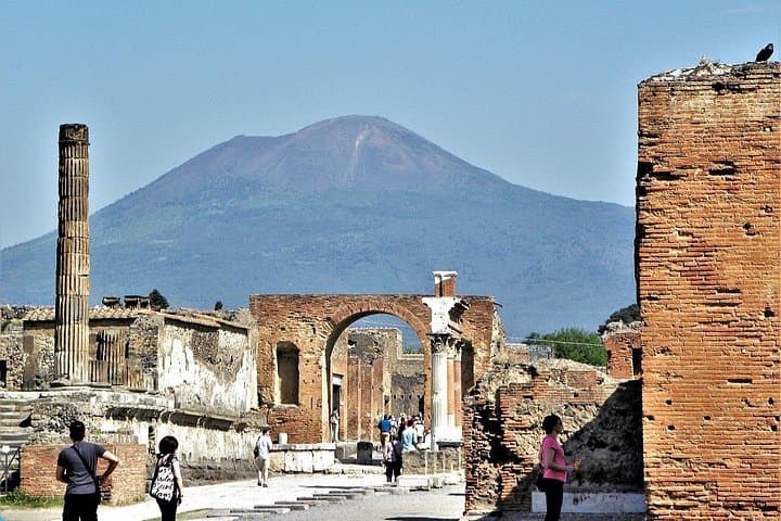 3 Days Pompei , Naples and Capri by Train