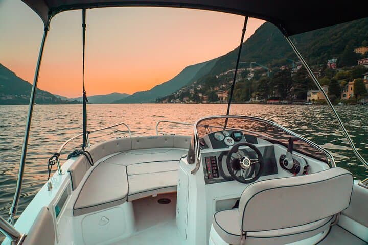 Be the Captain : Drive Your Own Boat on Lake Como