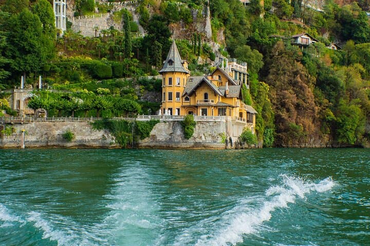 Private Boat Tour on Lake Como with Prosecco