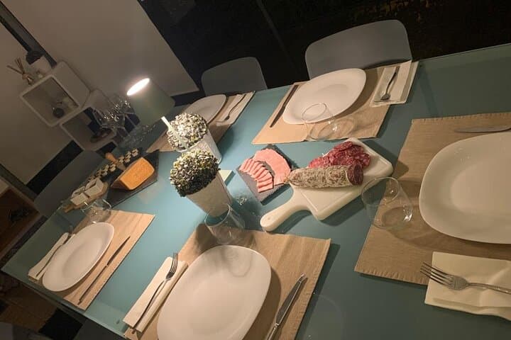 3 Hours Pizza and Tiramisù Workshop in Como