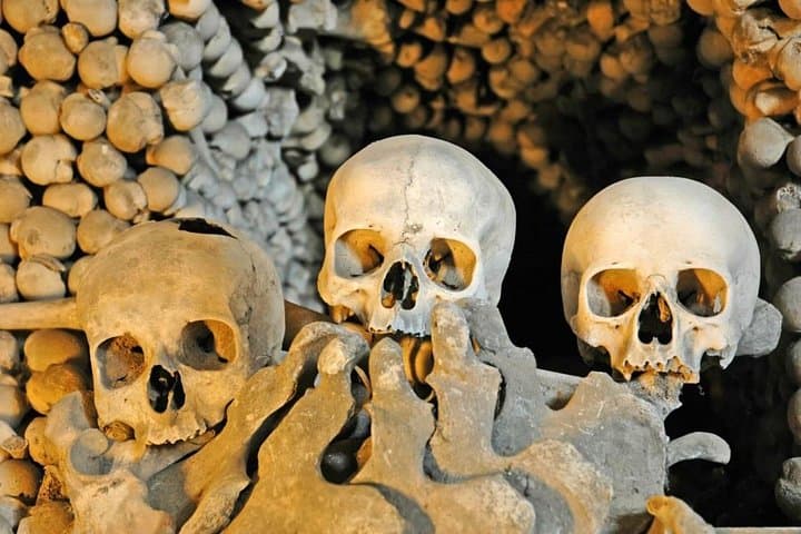 Capuchin Crypt to Iconic Rome Temple Pantheon Entry & Guided Tour
