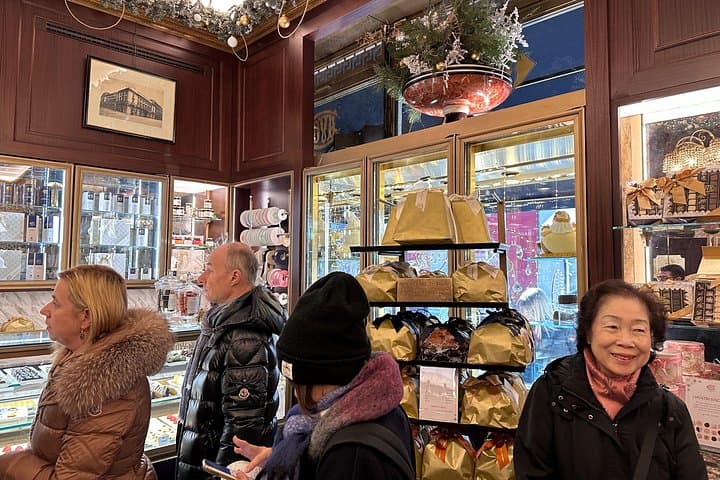 Milan's Panettone Tour